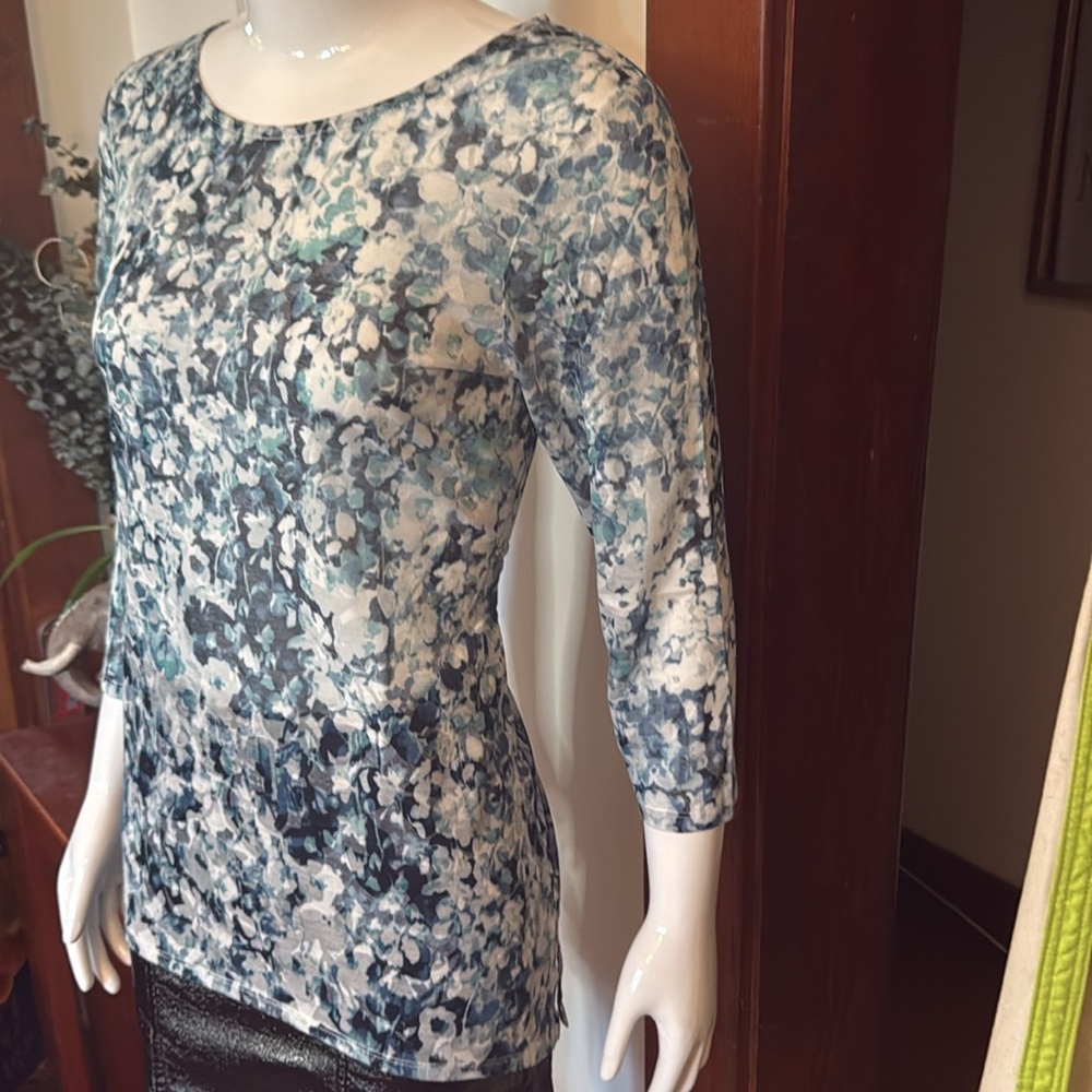 NWT northern reflections size small Women's Floral Print sheer Top
